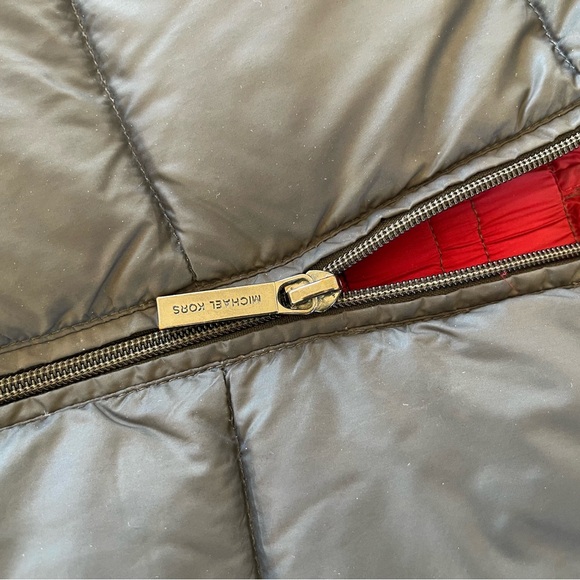MK Puffer Coat MICHAEL KORS Coat Women PACKABLE DOWN FILL Gray / Red Coat Sz L - Picture 12 of 16